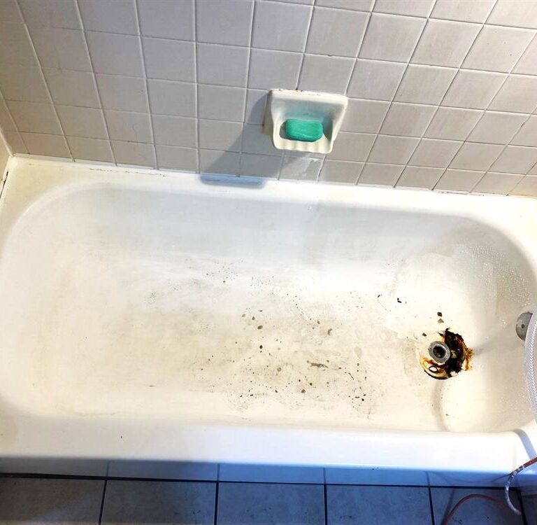 Bathtub refinished by KITS, Dubai