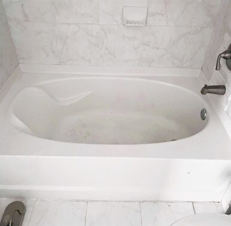 Bathtub refinished by KITS, Dubai