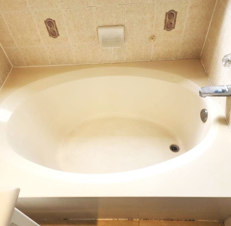Bathtub refinished by KITS, Dubai