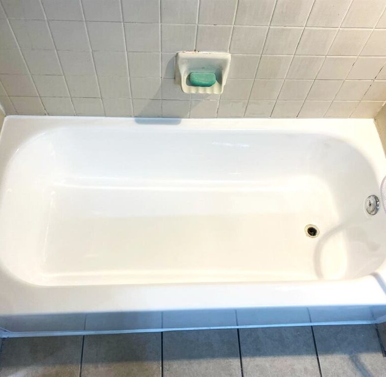 Bathtub refinished by KITS, Dubai