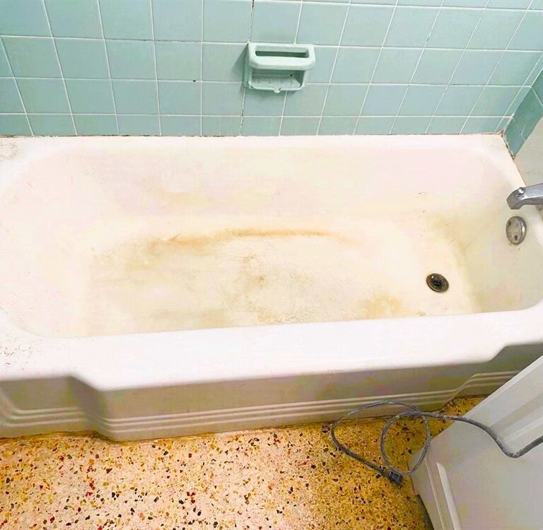 Bathtub refinished by KITS, Dubai