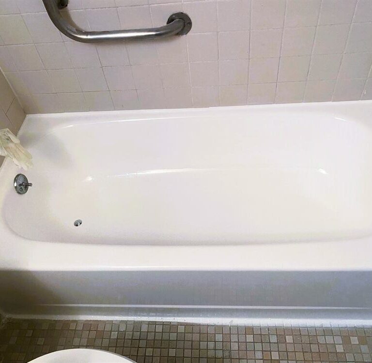 Bathtub refinished by KITS, Dubai