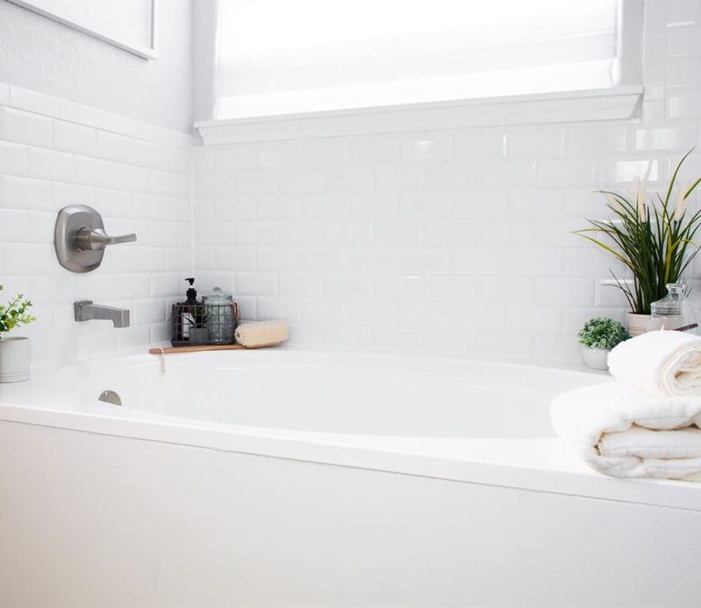Bathtub refinished by KITS, Dubai